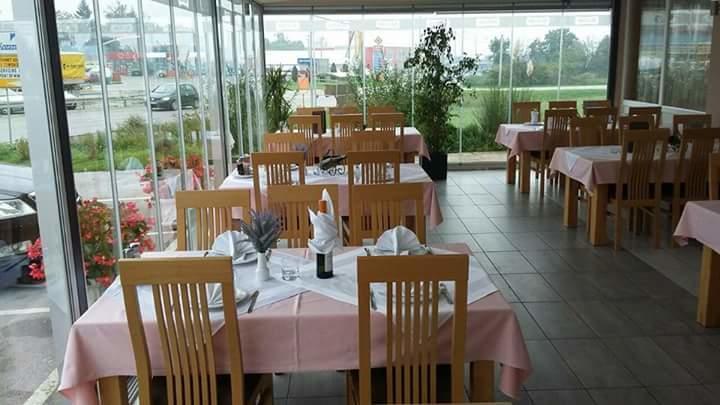 Motel Restoran Gurman Баня-Лука Экстерьер фото